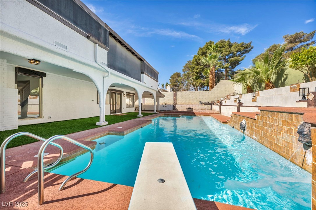 3916 Green Leaf Drive