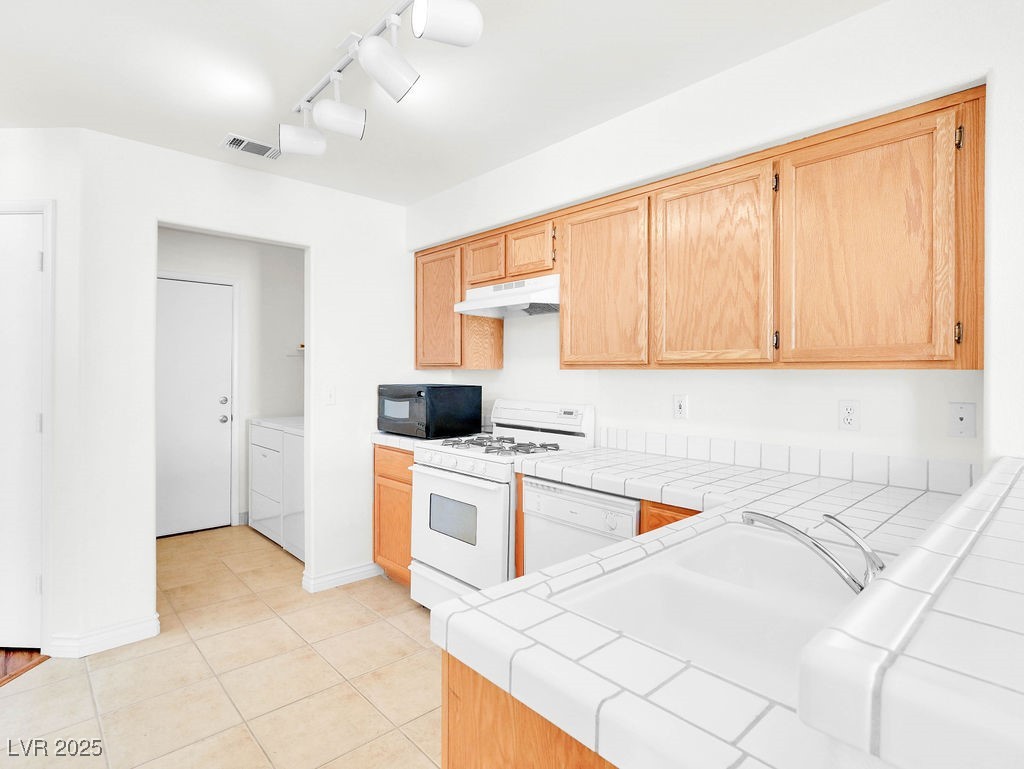 185 Renville Court