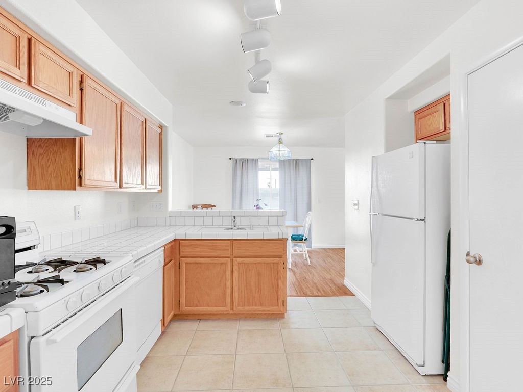 185 Renville Court