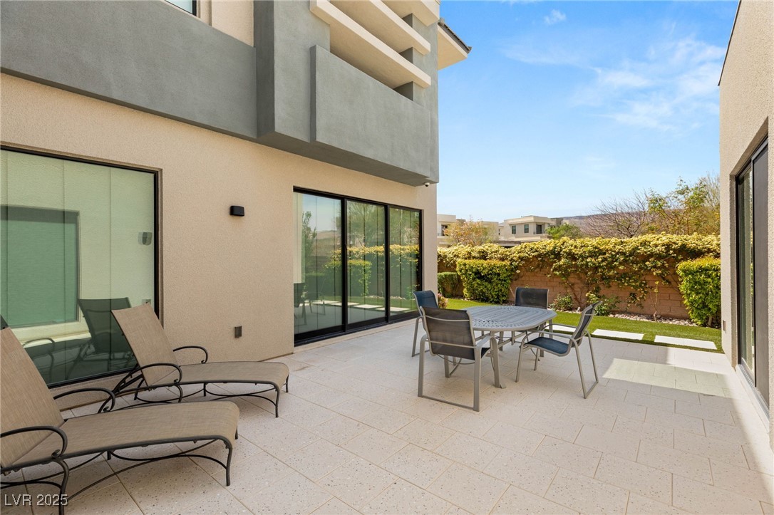 15 Gemstar Lane
