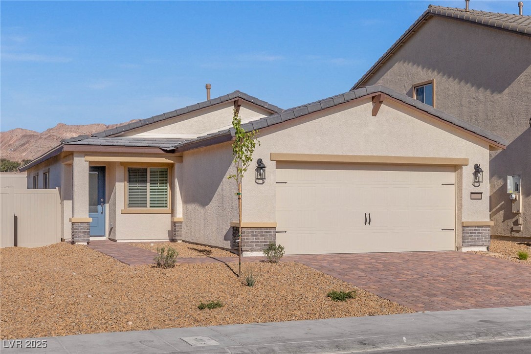 6725 Violet Cascade Avenue