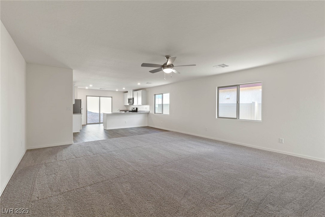 6725 Violet Cascade Avenue