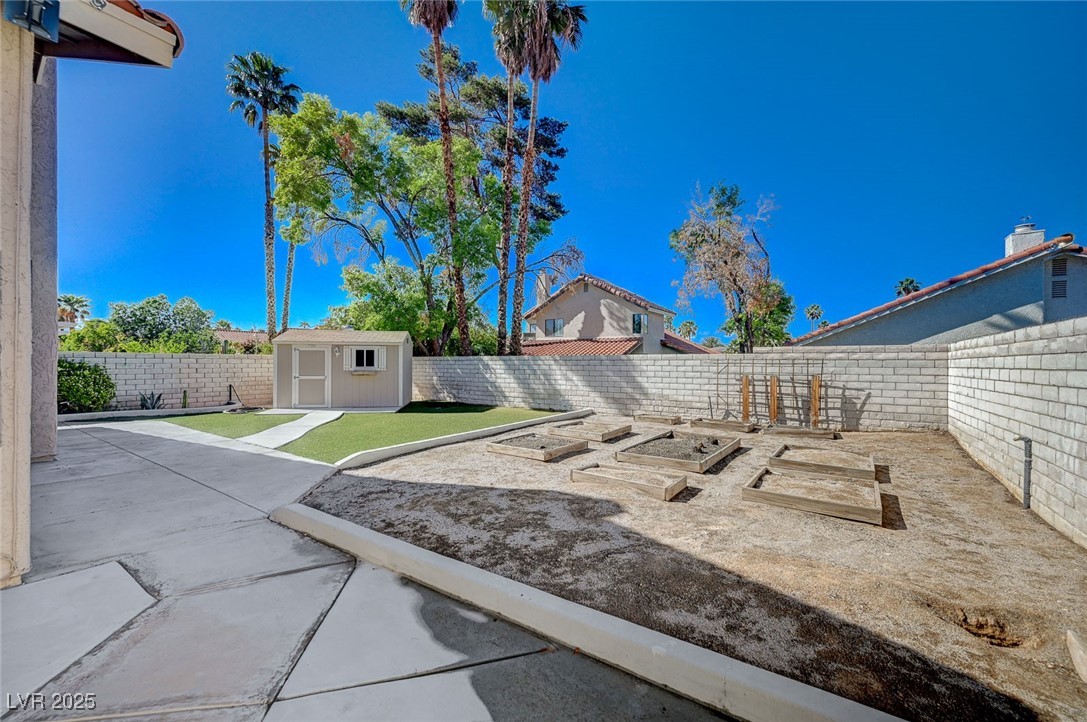 2704 Miraflores Avenue
