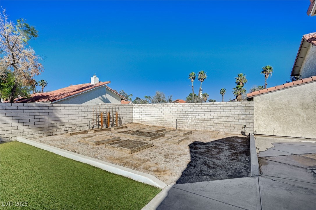 2704 Miraflores Avenue