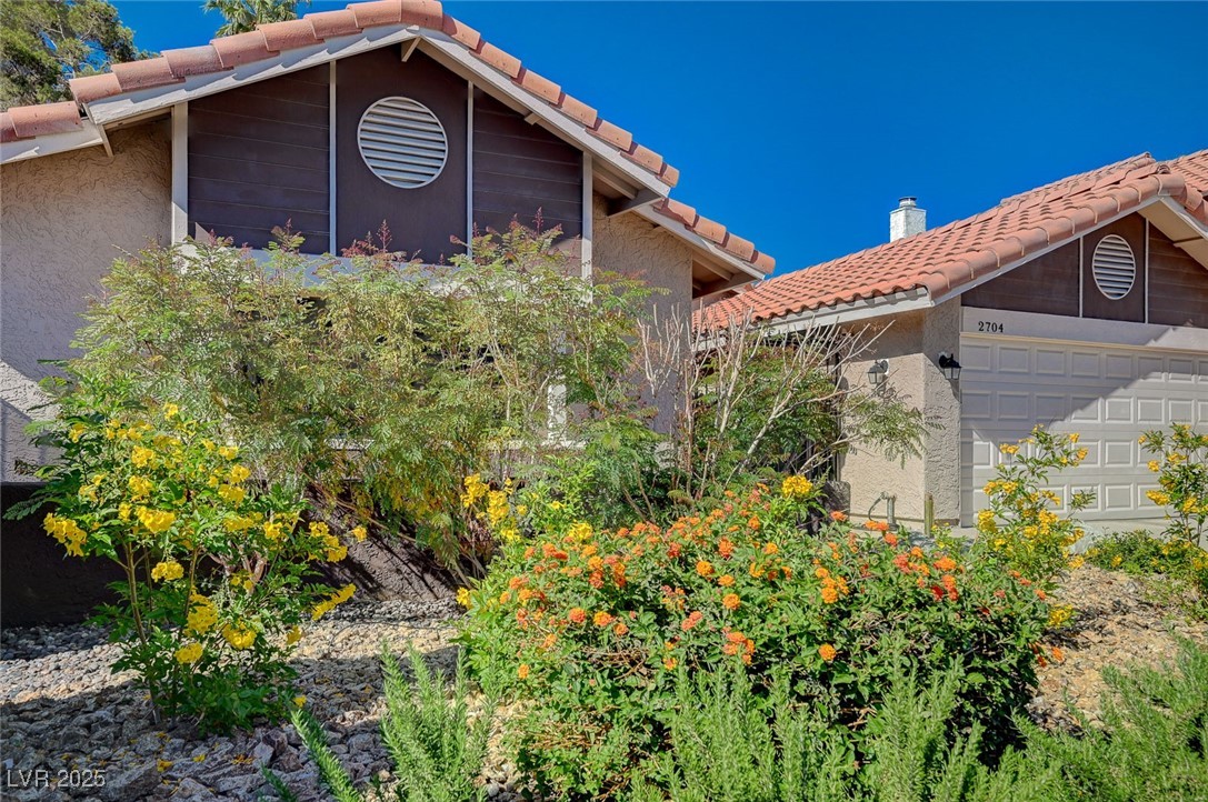2704 Miraflores Avenue