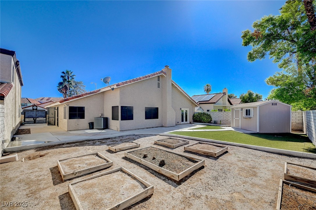 2704 Miraflores Avenue