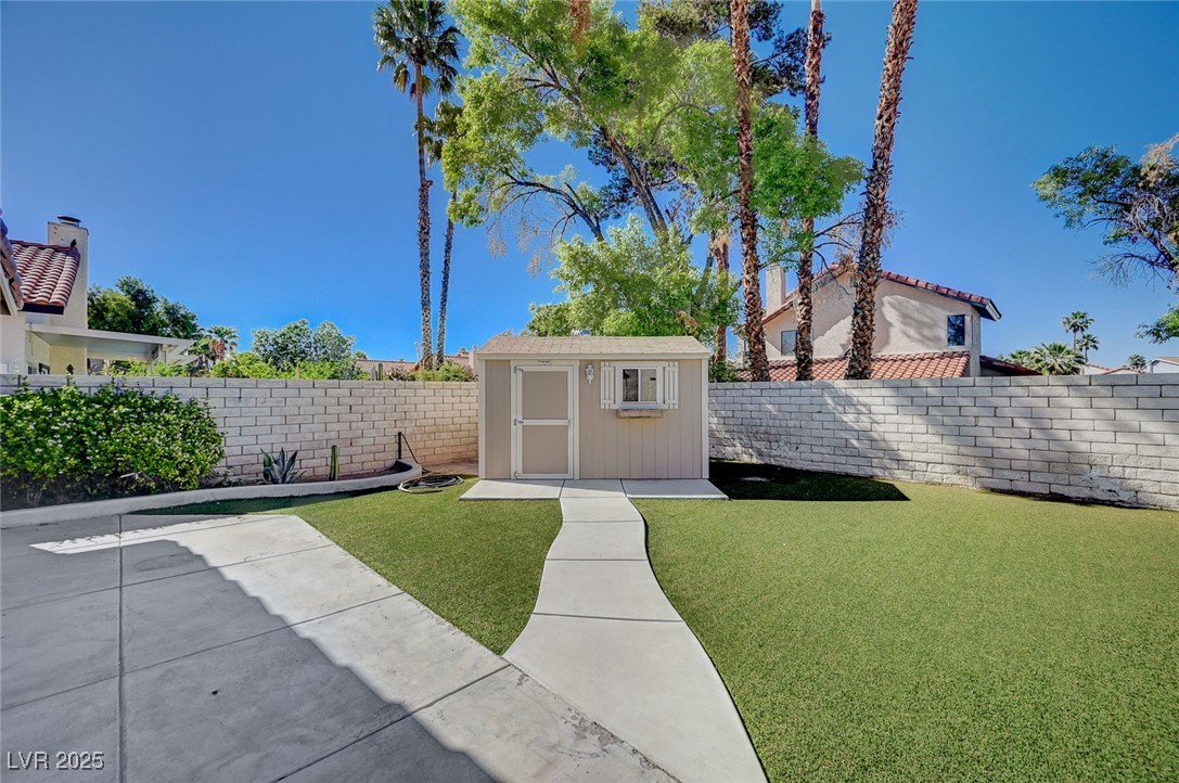 2704 Miraflores Avenue