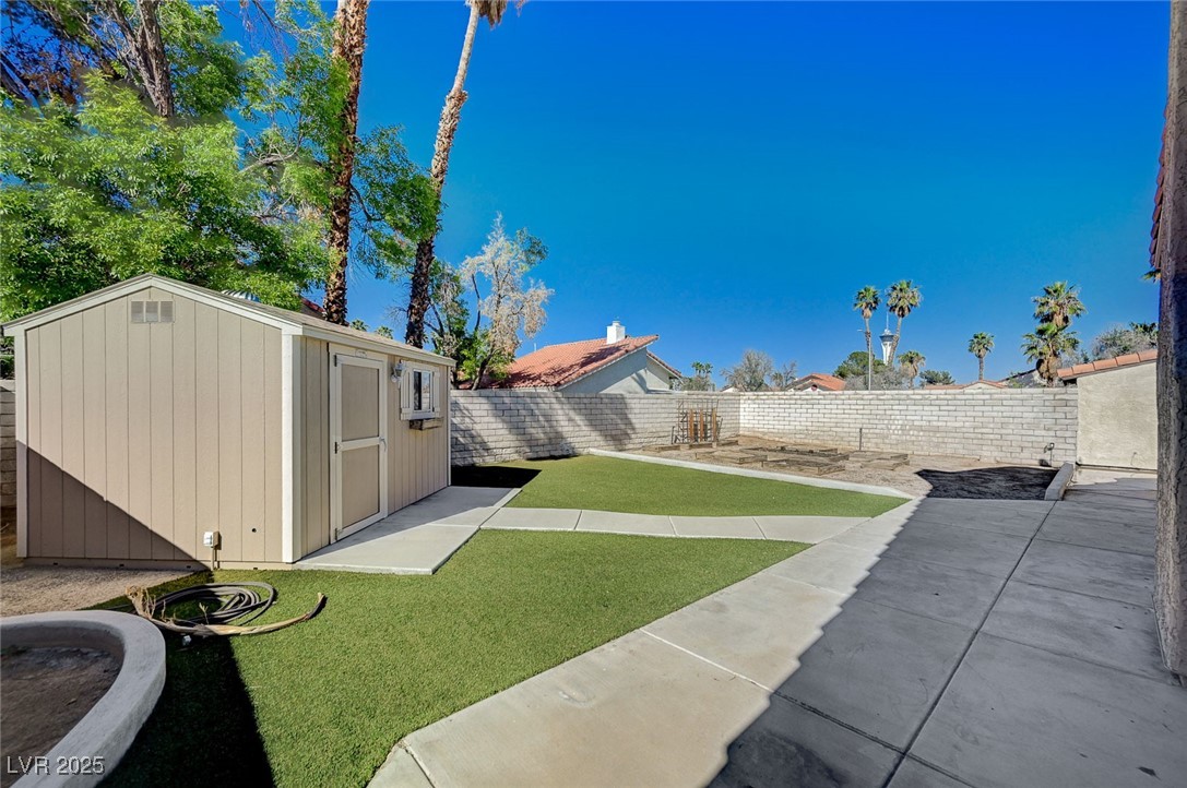 2704 Miraflores Avenue