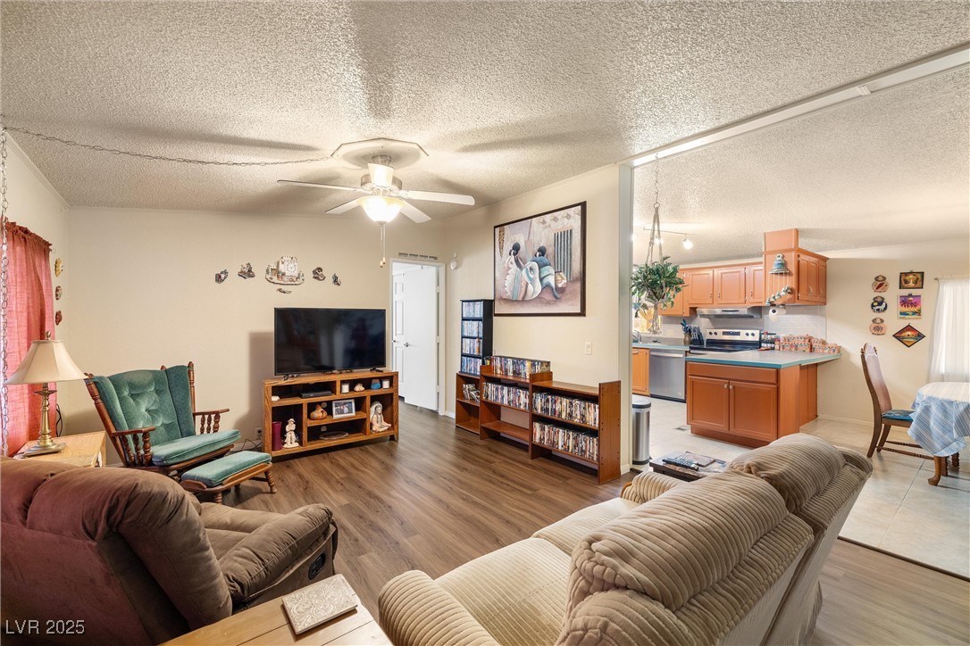 4931 East Comanche Drive