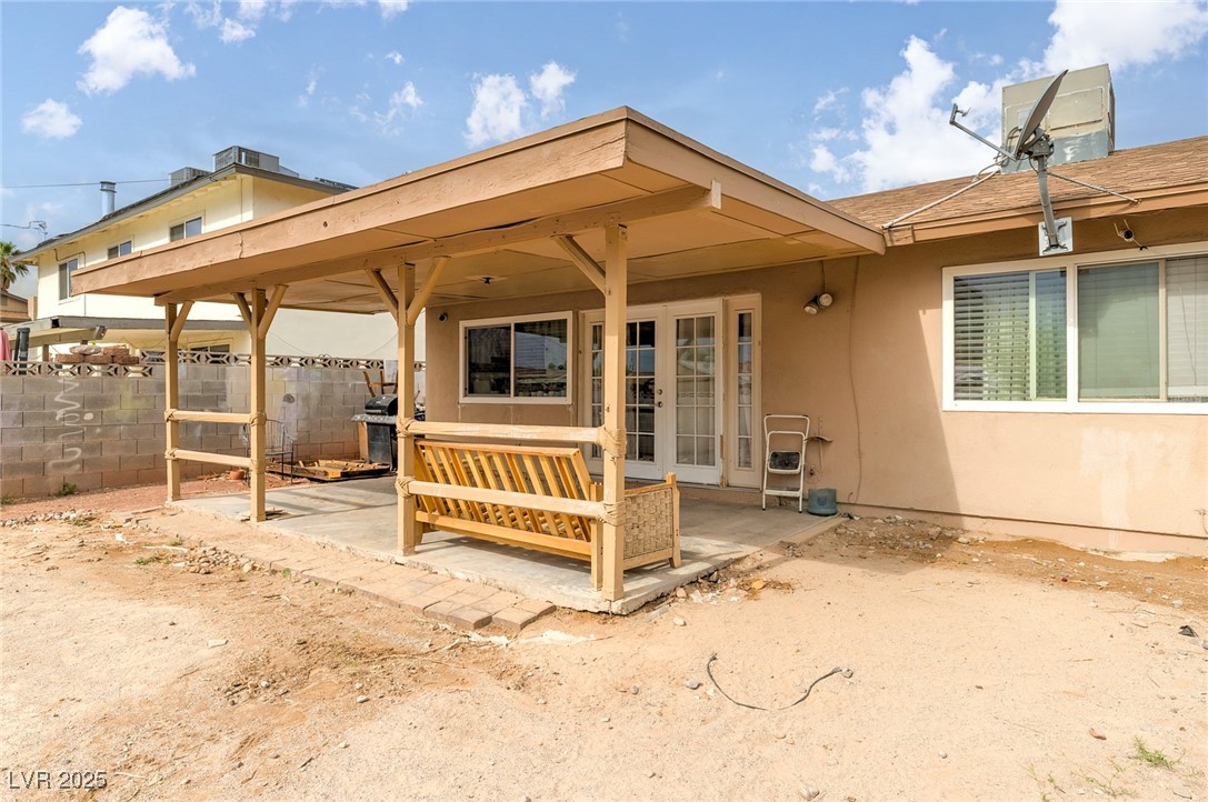 604 North Torrey Pines Drive