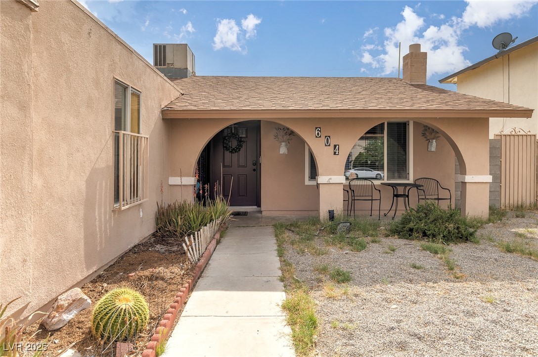 604 North Torrey Pines Drive