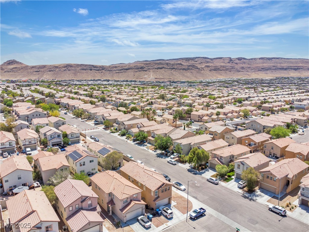 9541 Vast Valley Avenue