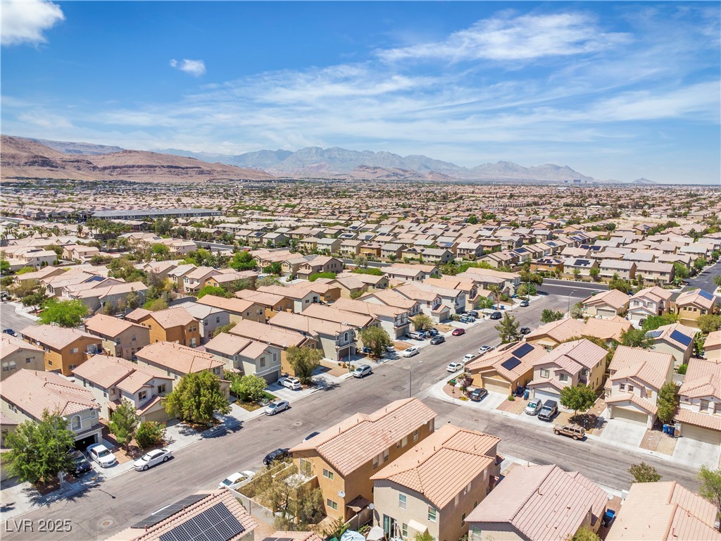 9541 Vast Valley Avenue