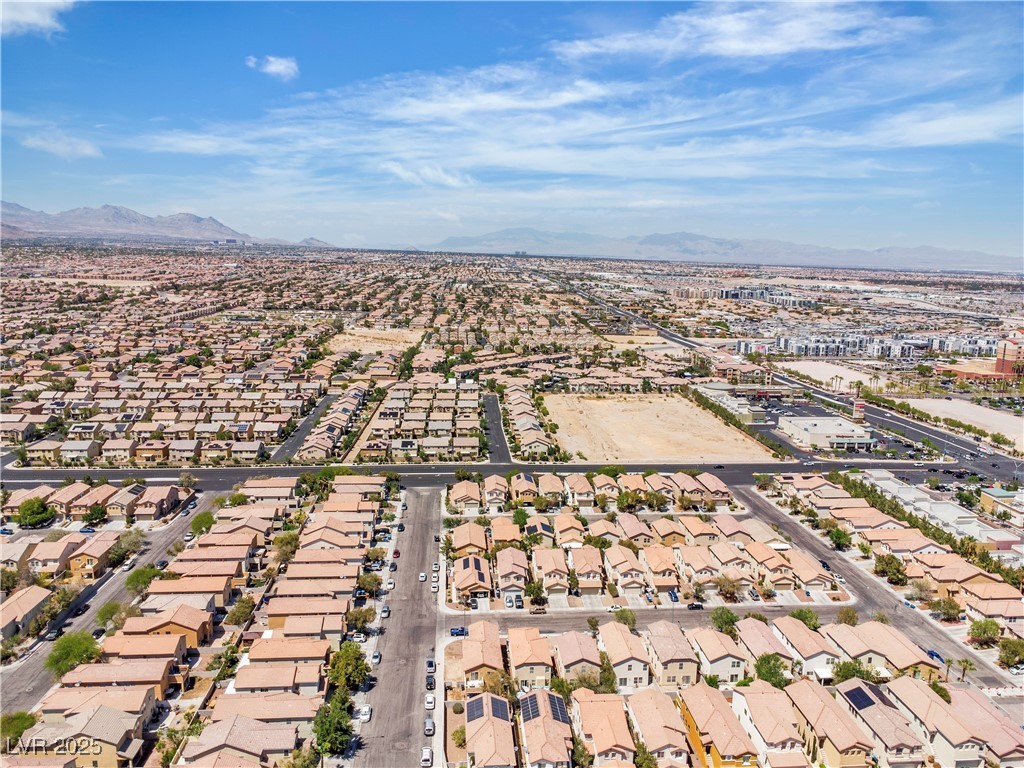 9541 Vast Valley Avenue