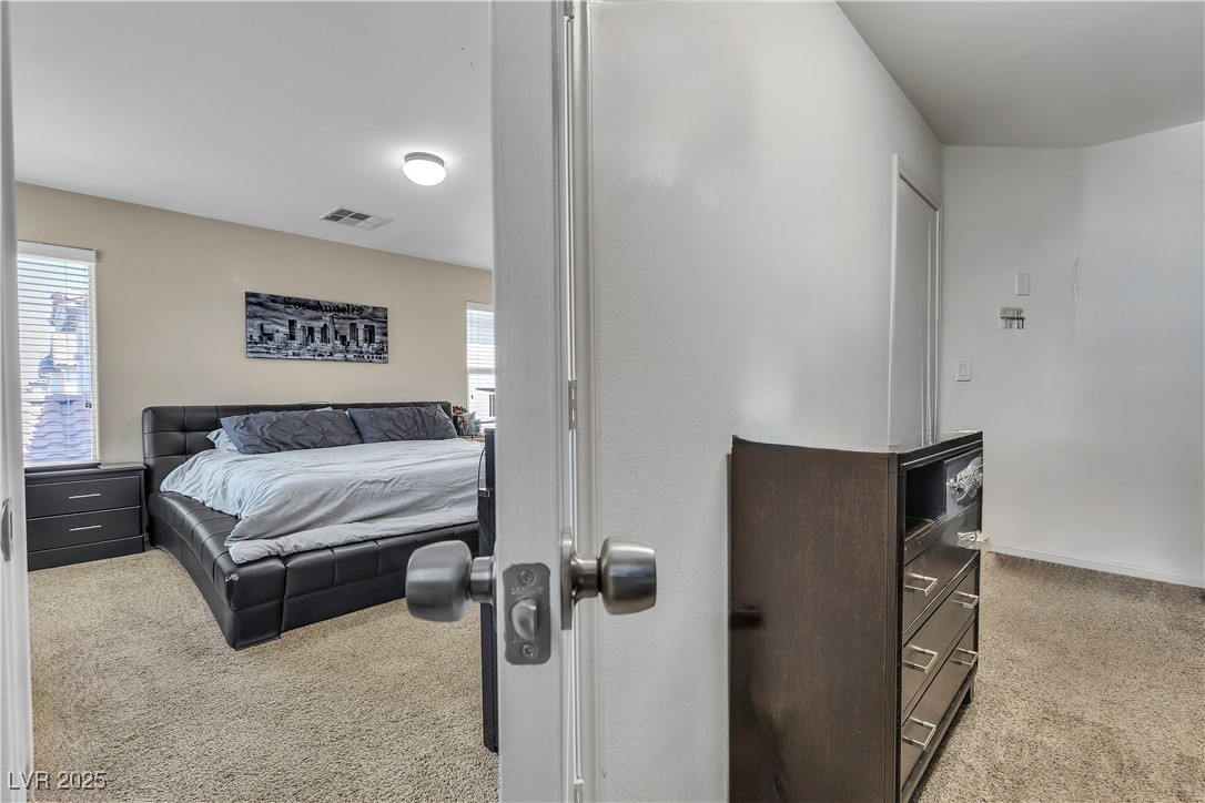 9541 Vast Valley Avenue