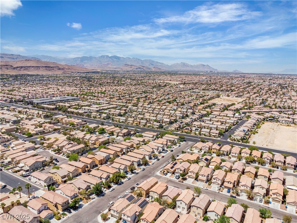 9541 Vast Valley Avenue