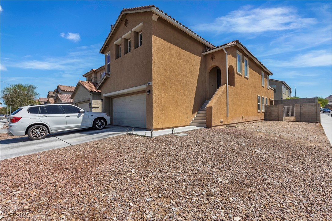 9541 Vast Valley Avenue