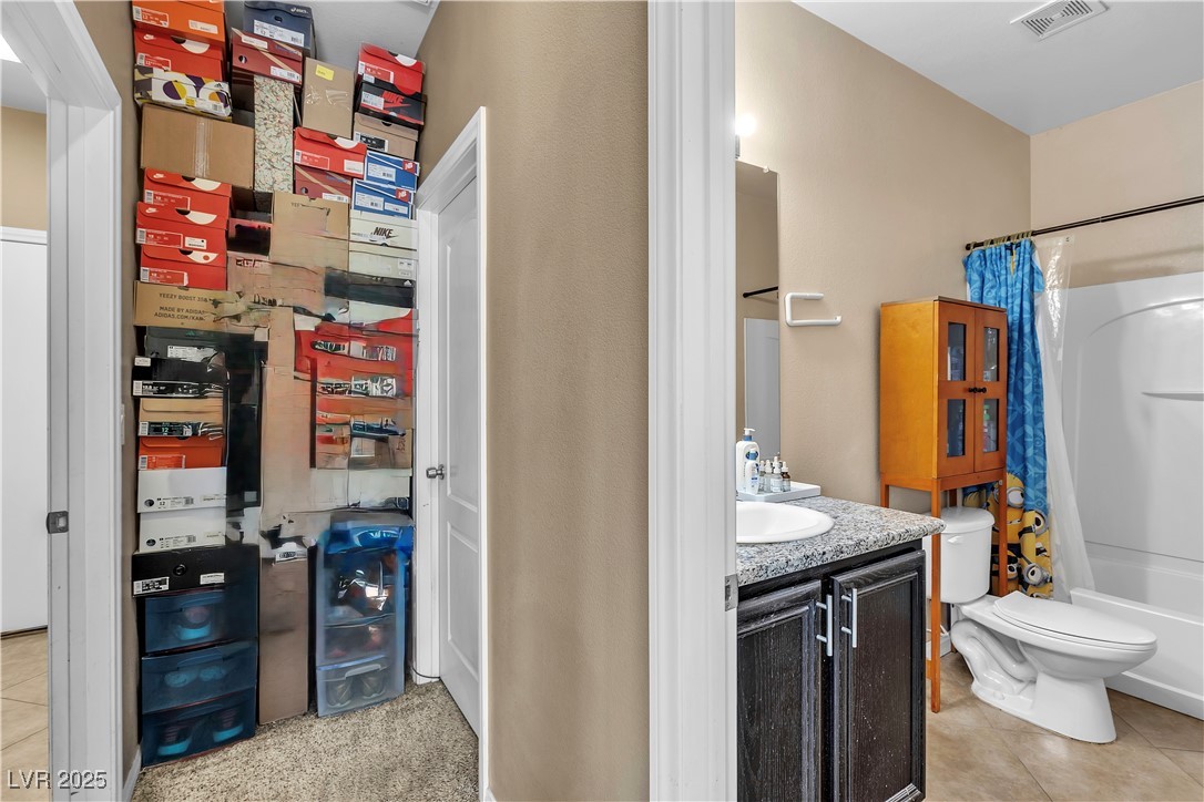 9541 Vast Valley Avenue