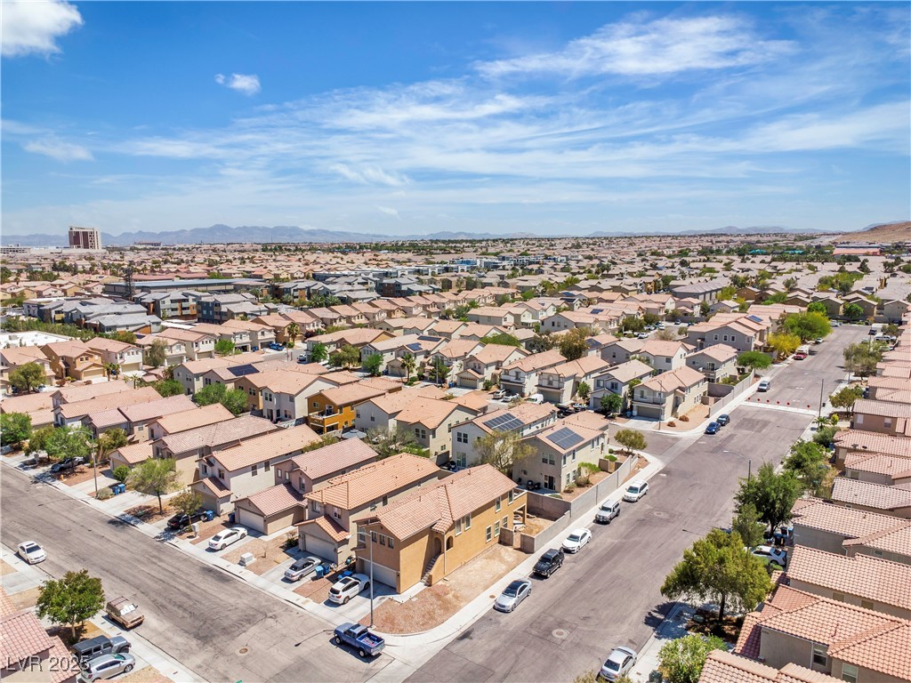 9541 Vast Valley Avenue