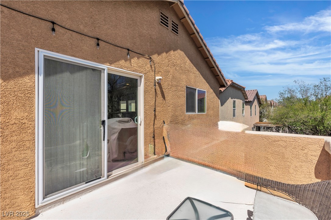 9541 Vast Valley Avenue