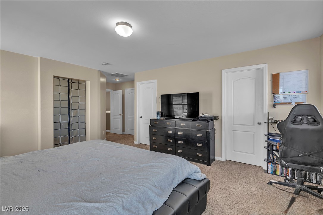 9541 Vast Valley Avenue