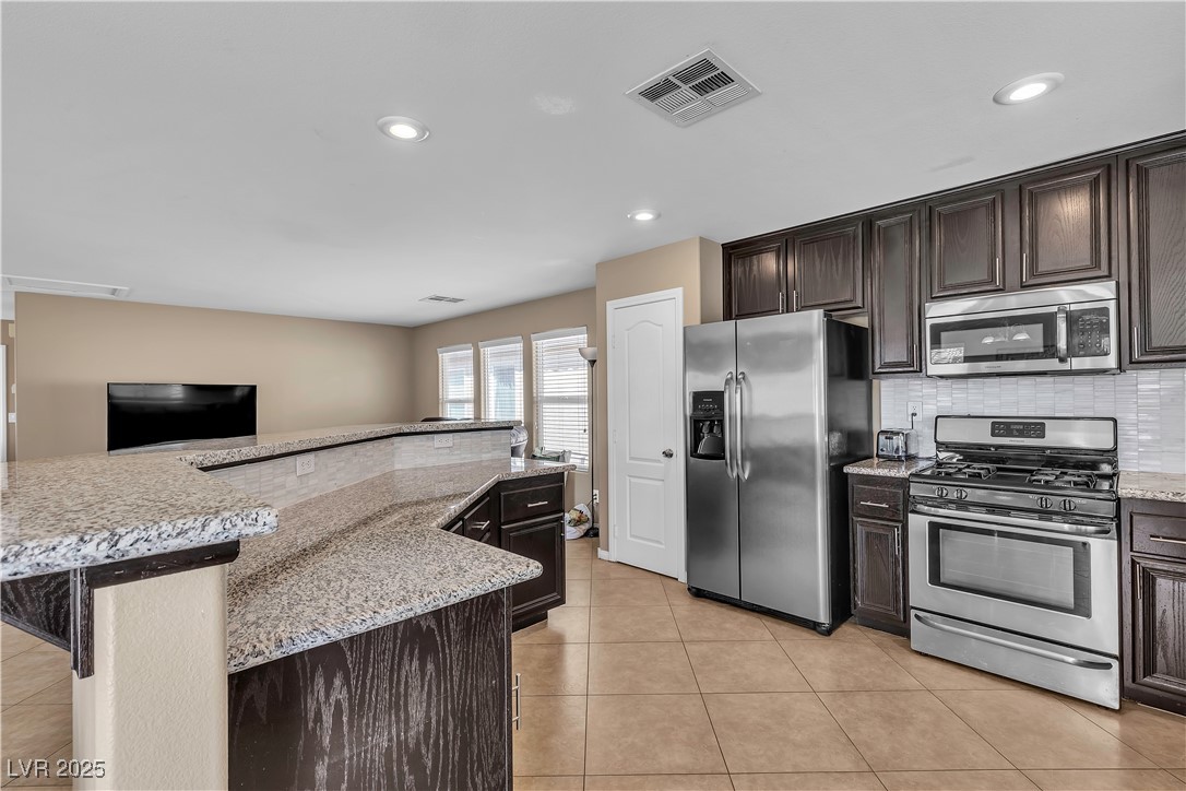 9541 Vast Valley Avenue