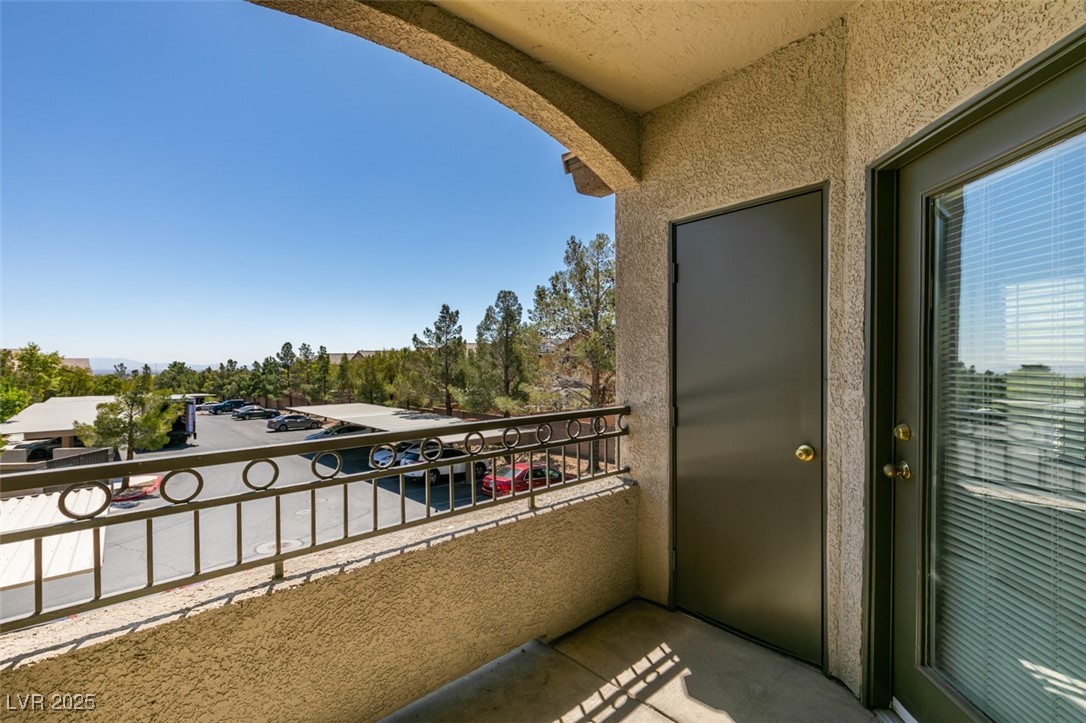 8250 North Grand Canyon Drive 2001