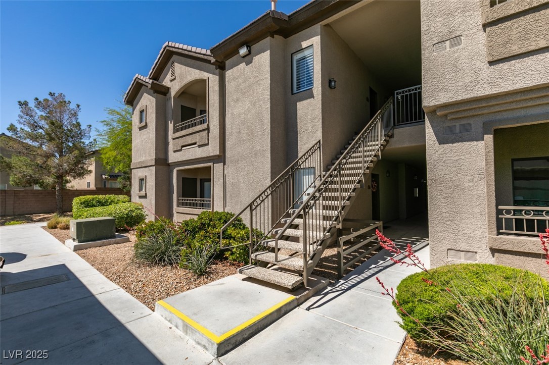 8250 North Grand Canyon Drive 2001
