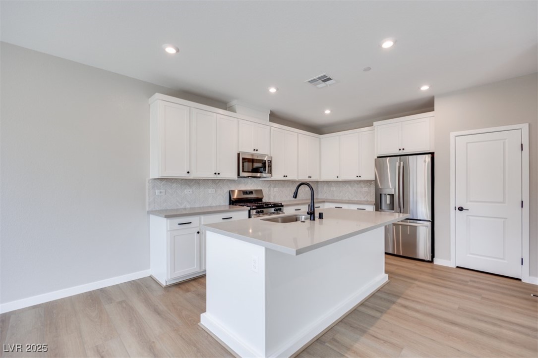 3357 Via Tizzoni Street