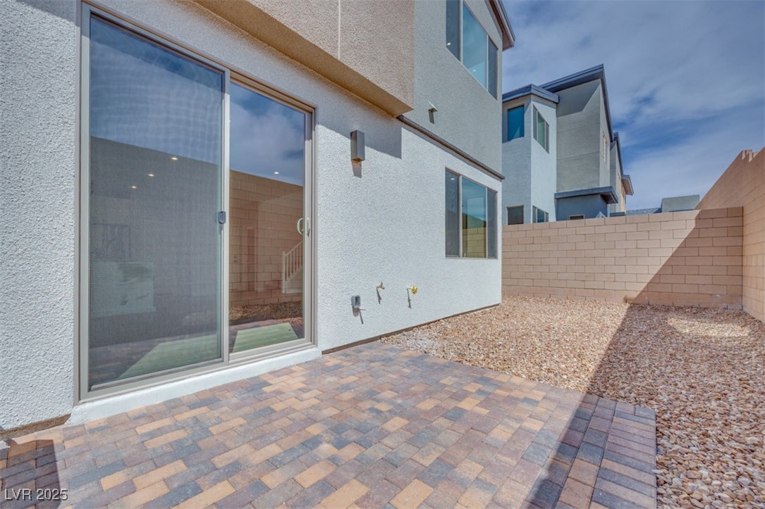 3357 Via Tizzoni Street