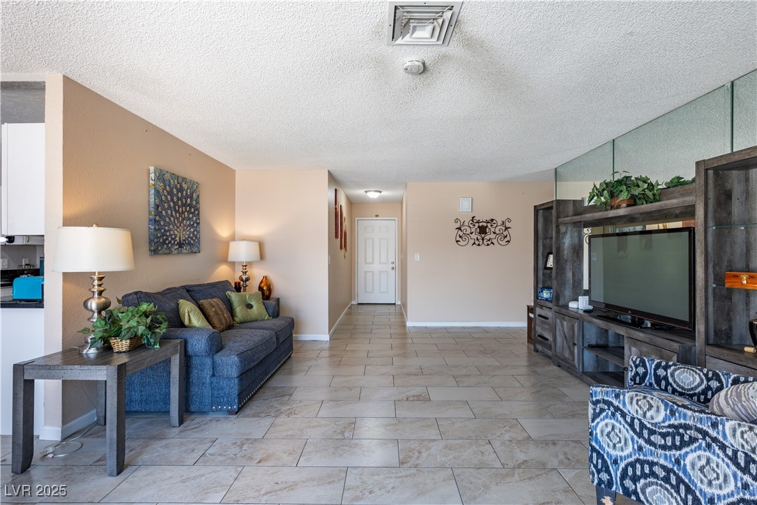 3143 La Mesa Drive