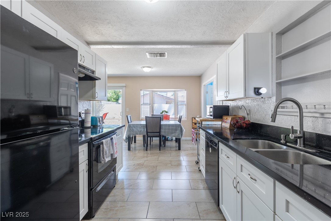 3143 La Mesa Drive