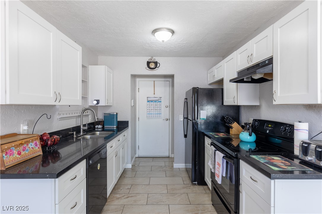 3143 La Mesa Drive