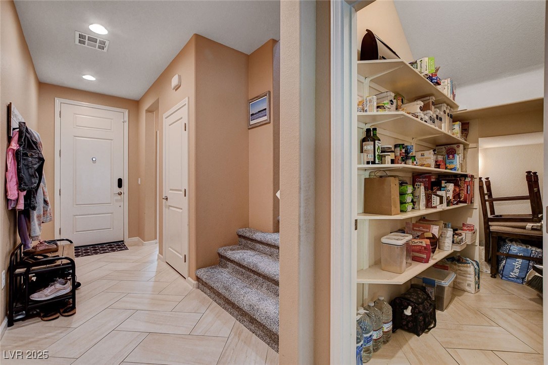 2544 Sable Ridge Street