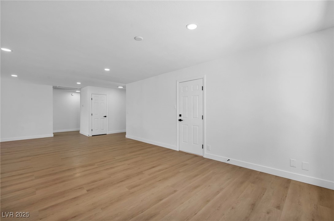 6939 Paddington Way