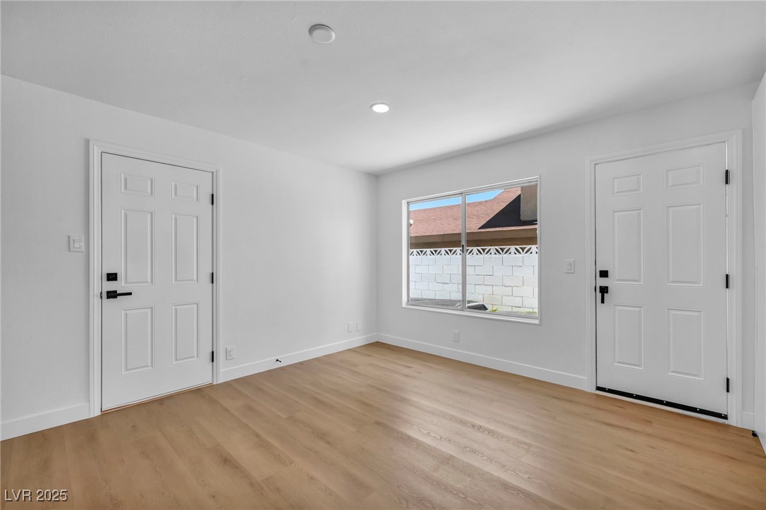 6939 Paddington Way