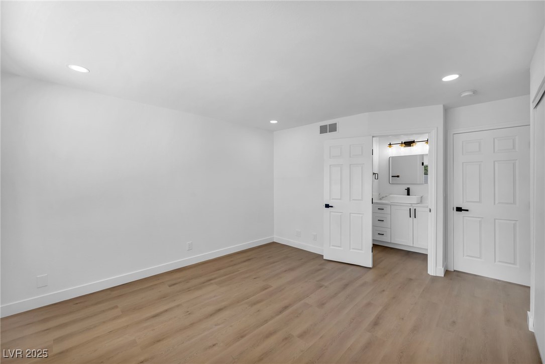 6939 Paddington Way