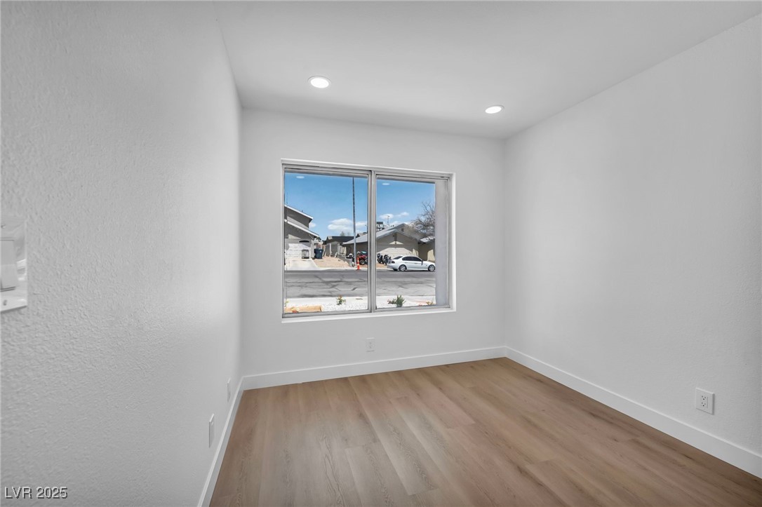 6939 Paddington Way