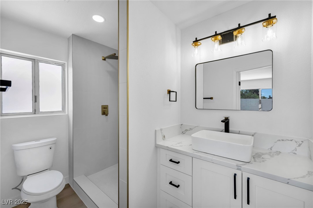 6939 Paddington Way