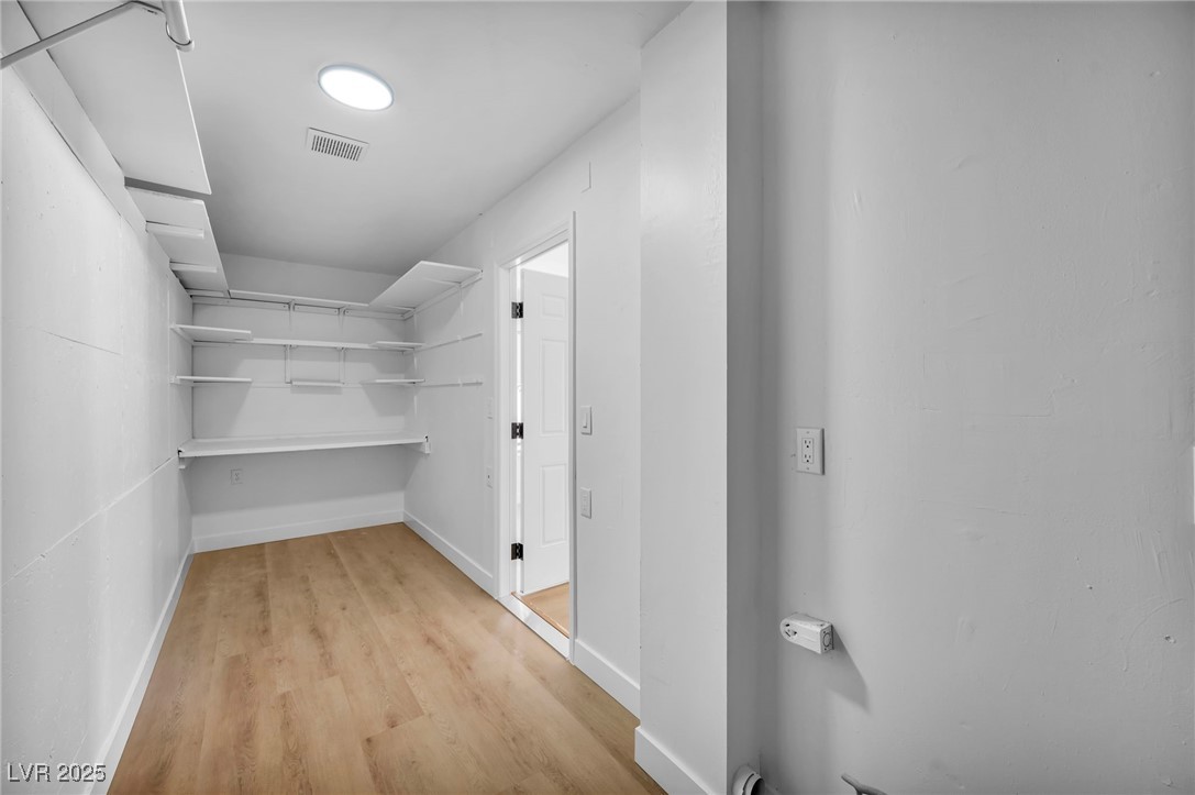6939 Paddington Way
