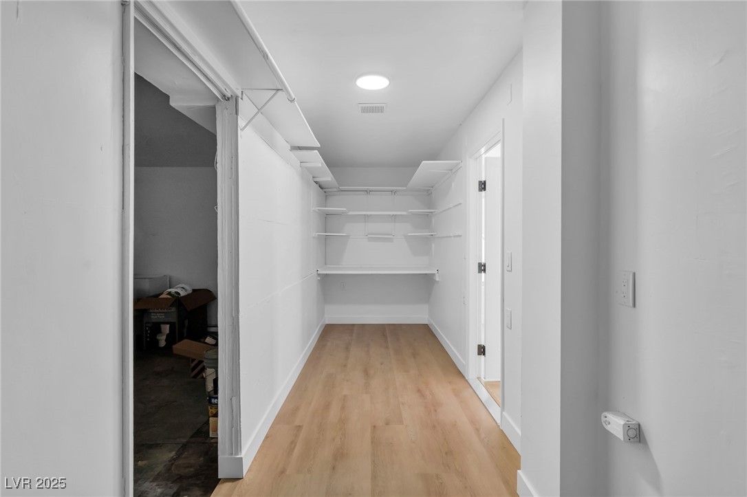 6939 Paddington Way