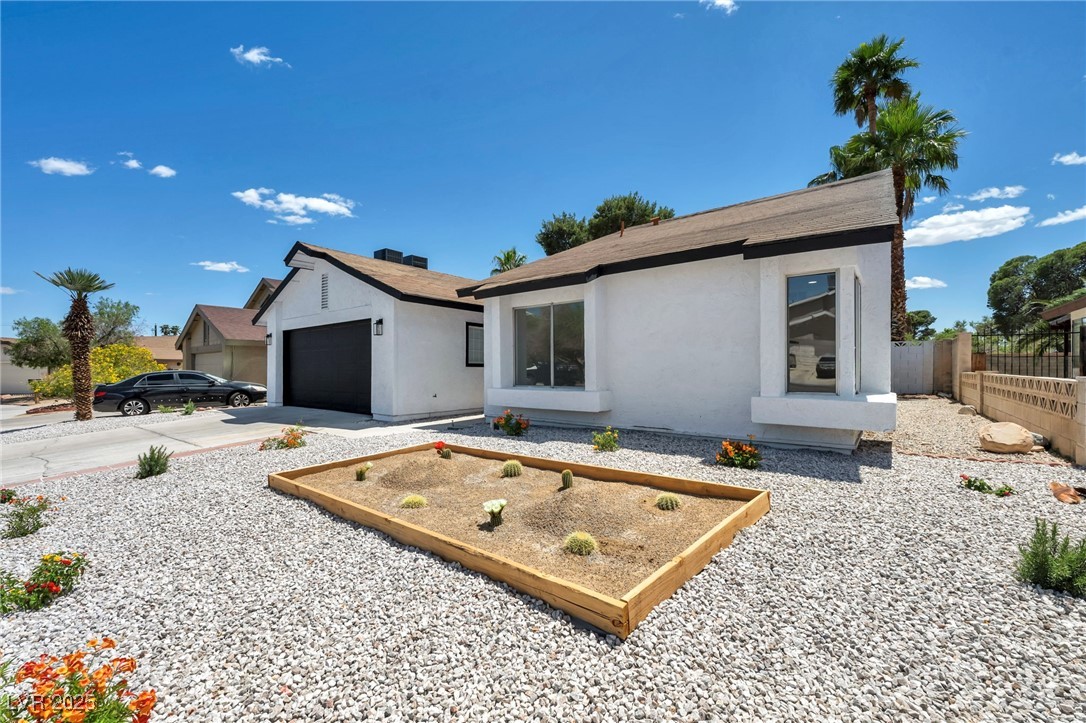 6939 Paddington Way
