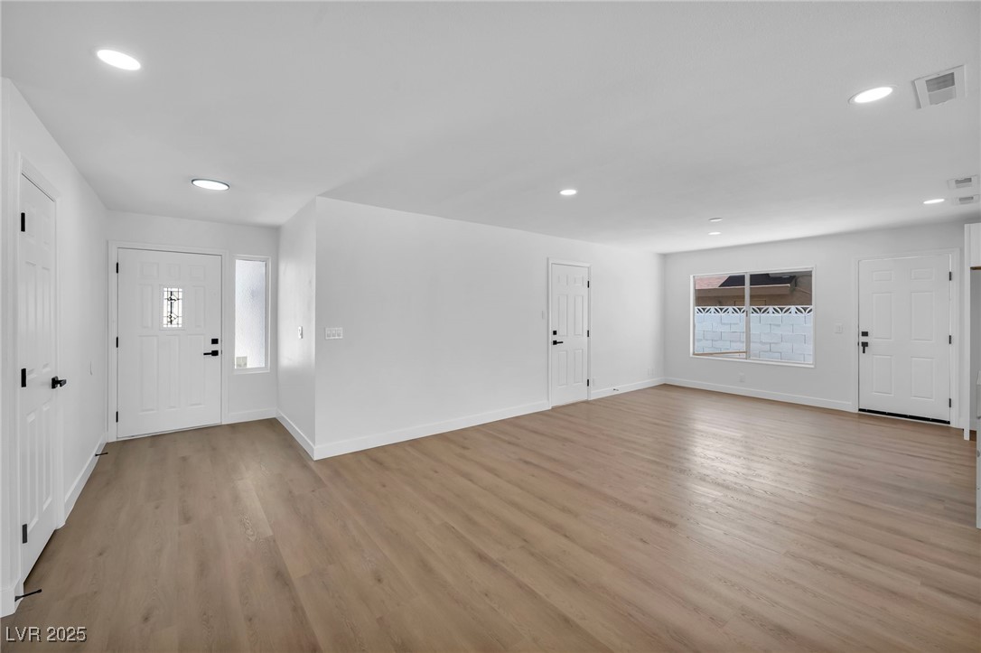 6939 Paddington Way