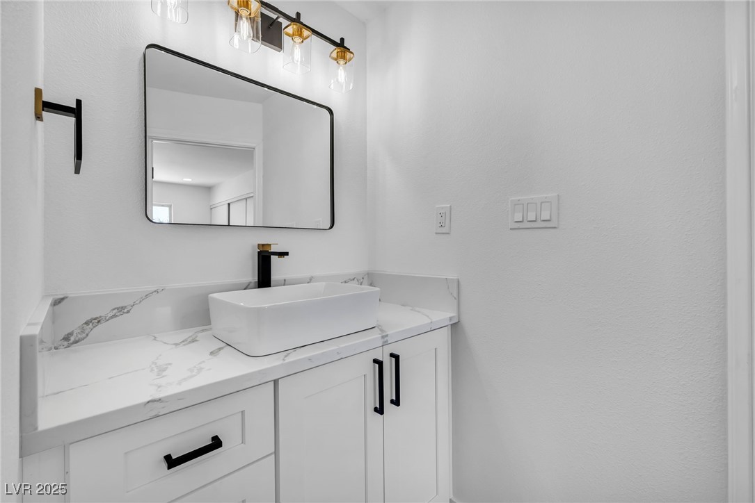 6939 Paddington Way