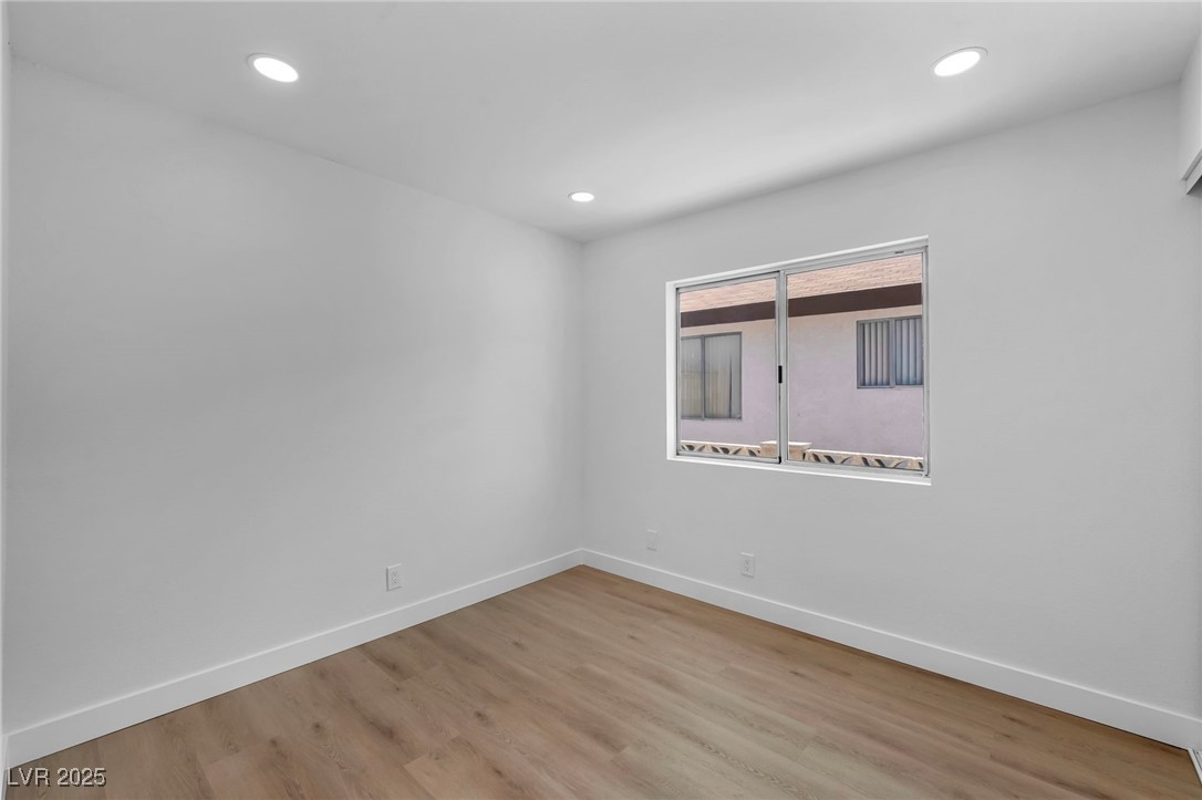 6939 Paddington Way