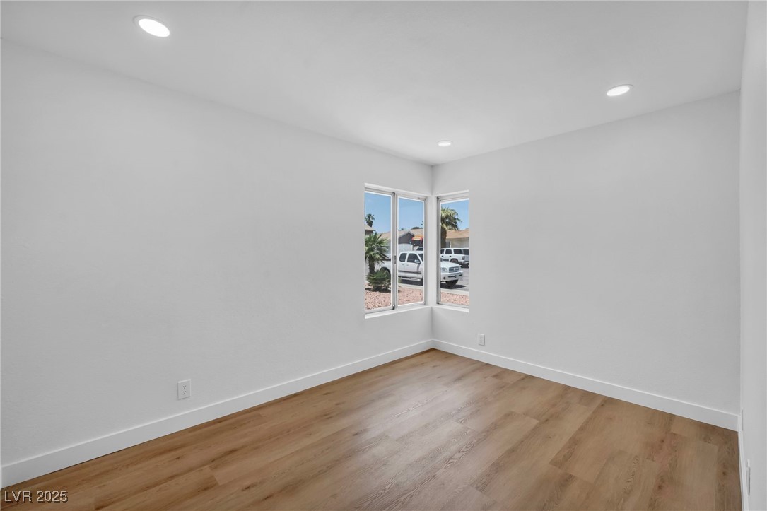 6939 Paddington Way