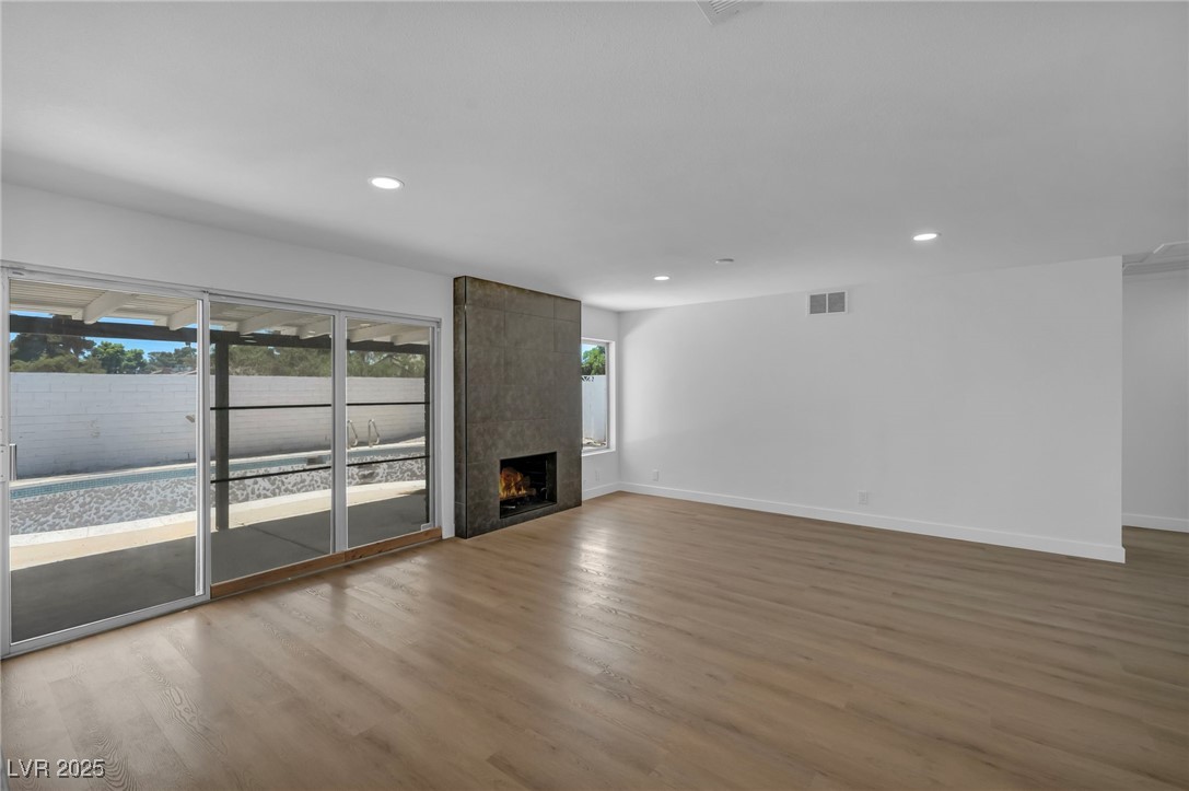 6939 Paddington Way