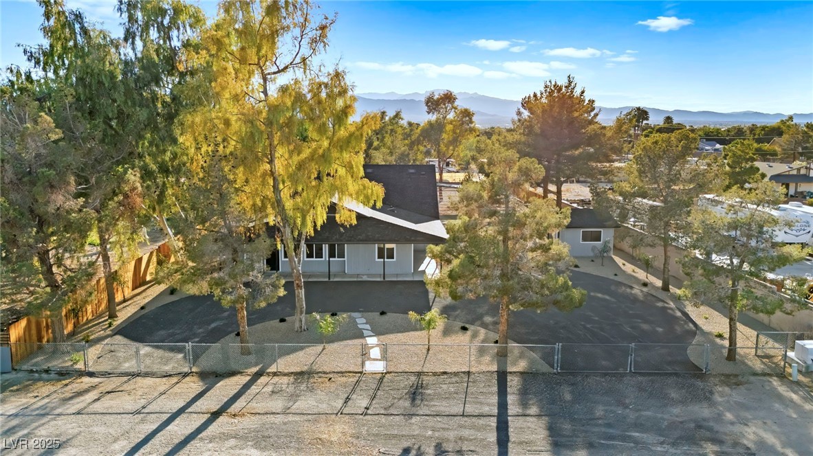 6920 Bradley Road