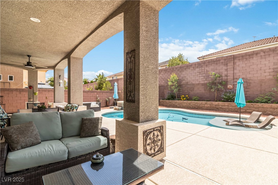 8275 Old Creek Ranch Street