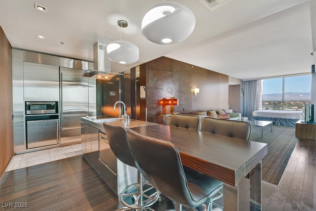 4381 West Flamingo Road 1101